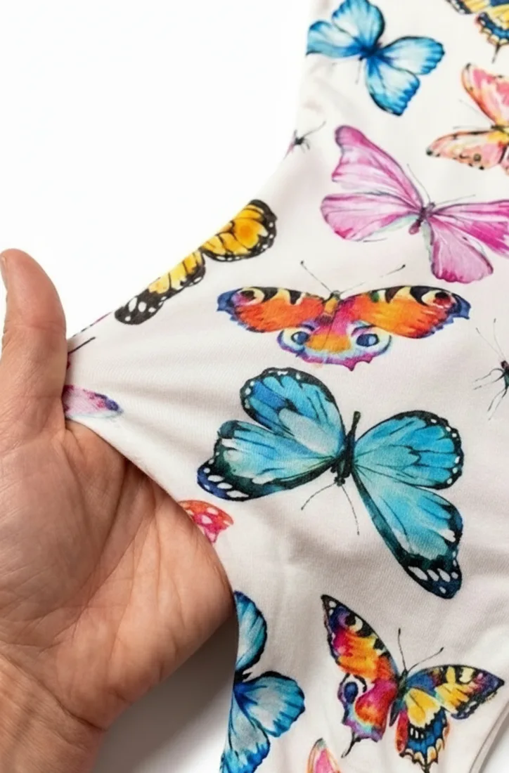 95% viscose from bamboo, 5% spandex — breathable and soft to the touch.
